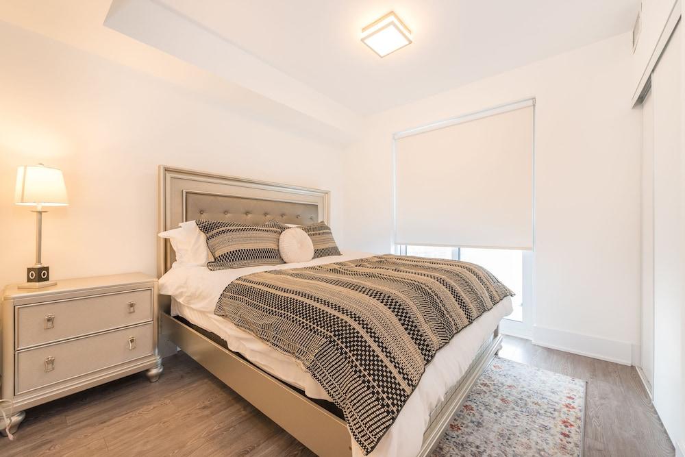 Toronto Rooms and Suites