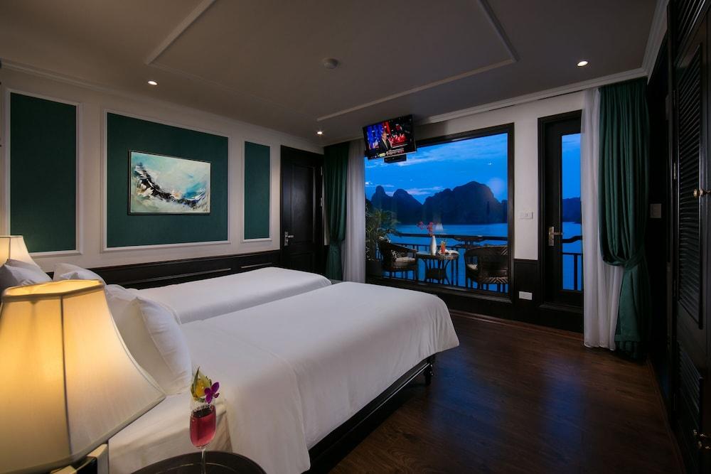 Genesis Regal Cruise