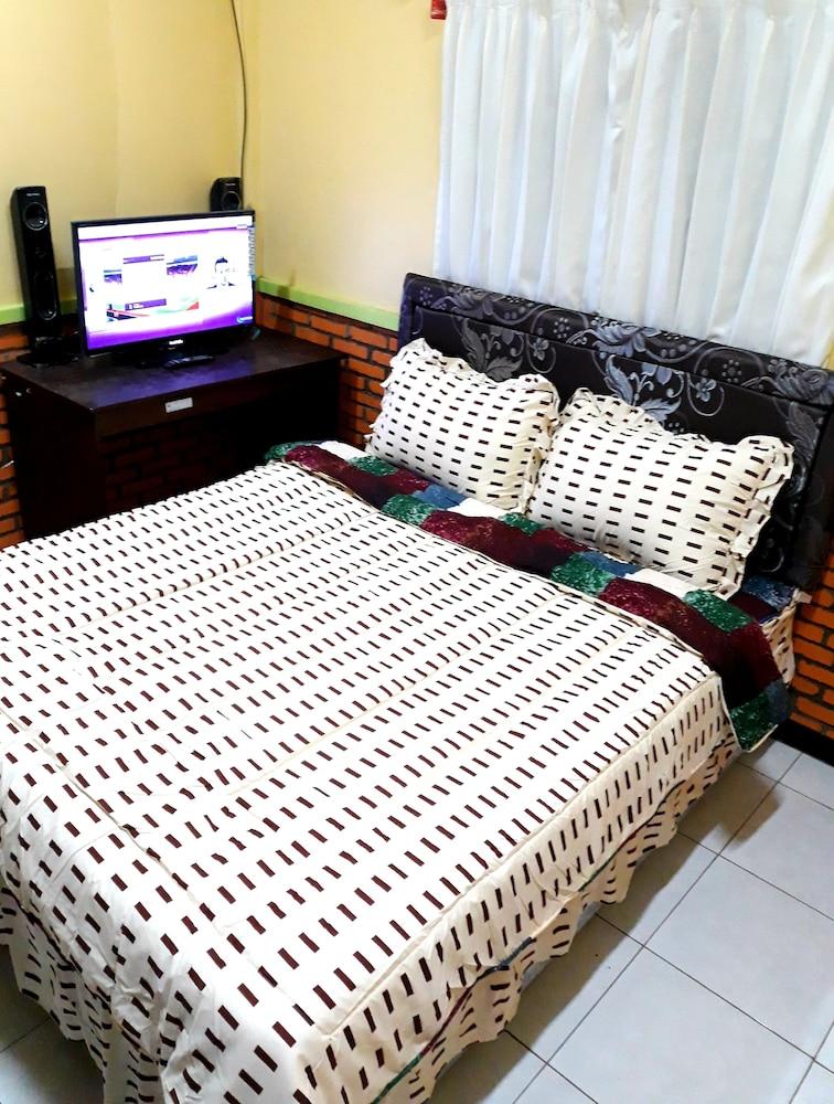 Bromo Holiday Guesthouse