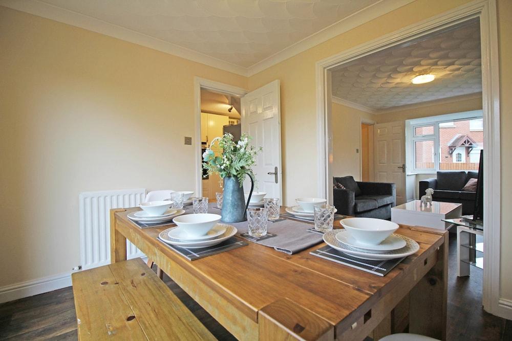 3 Bedroom Holiday Home With River Views