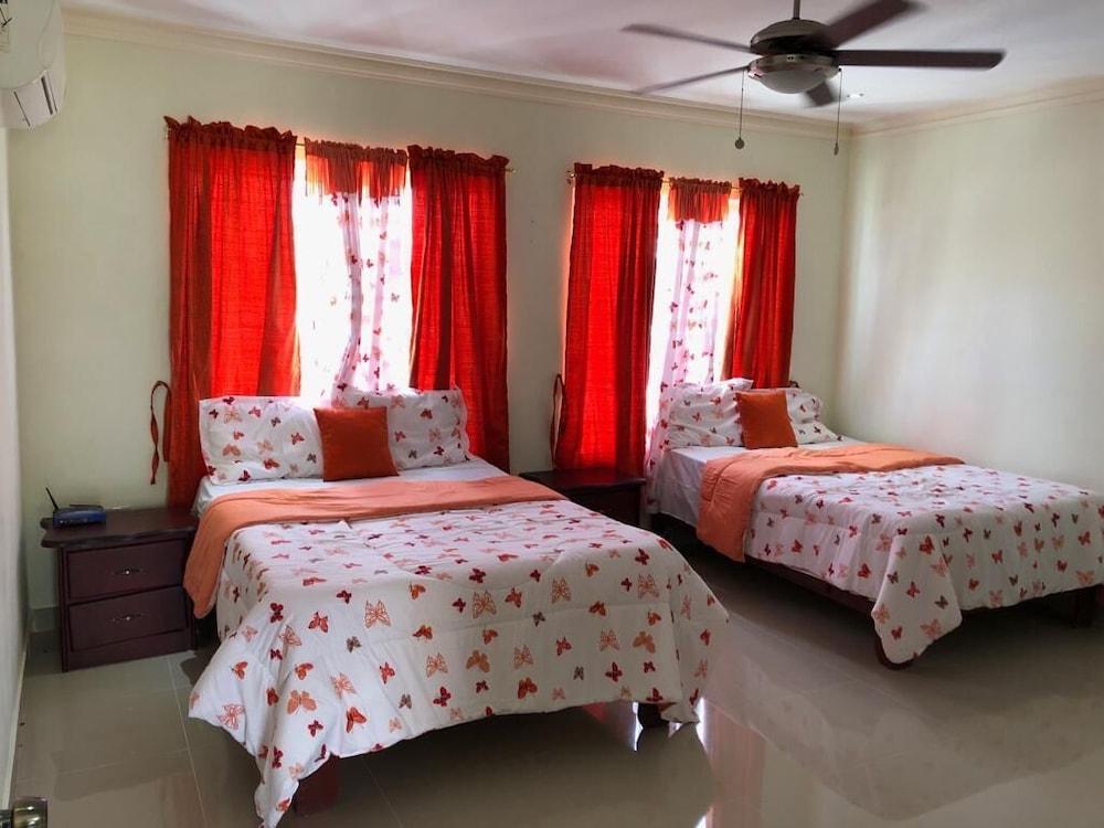 Edificio Cinda Foundation