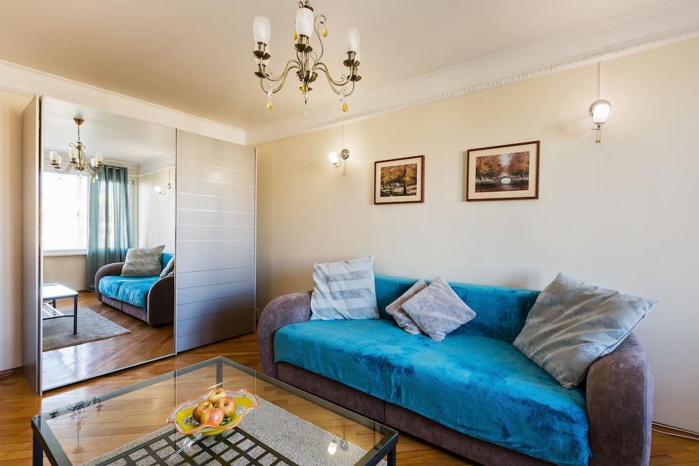 GM Apartment Oruzheynyi 5