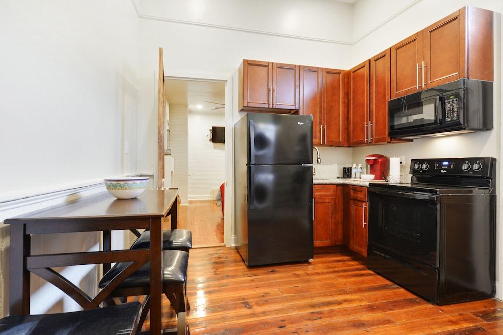 4 Bedroom 5 beds - 2030