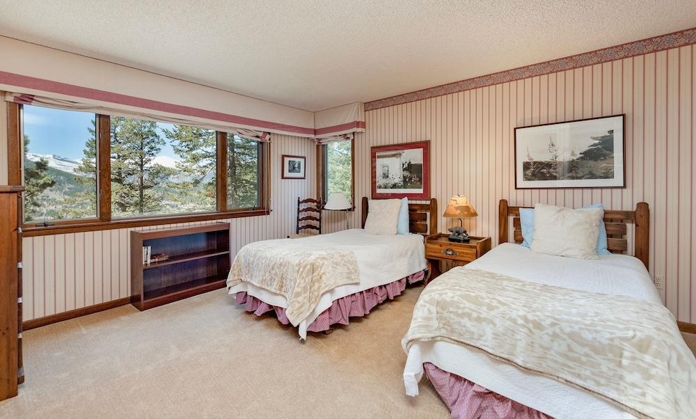 Macmillan Dog-friendly Vacation At Windcliff 4 Bedroom Home by RedAwning