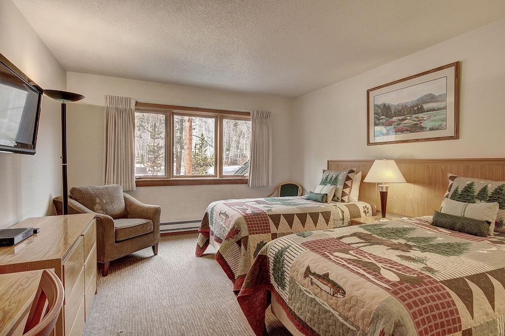 1638 Quicksilver - 3 Br Condo