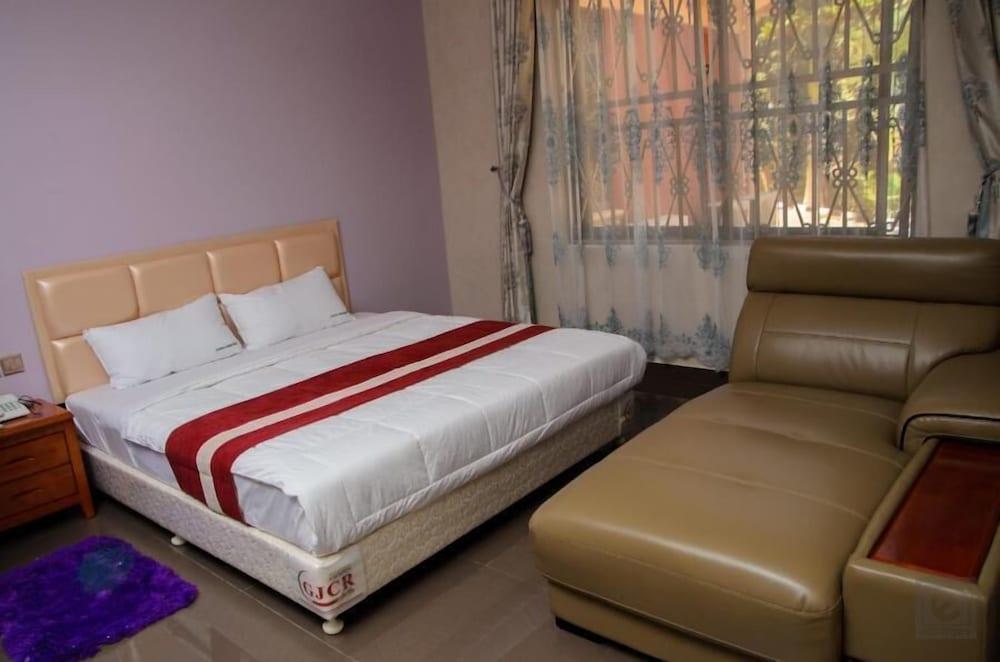 Georgina Gardens Hotel