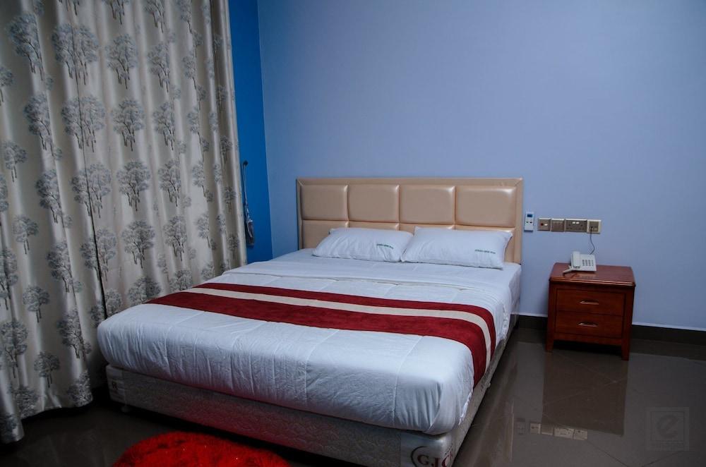 Georgina Gardens Hotel