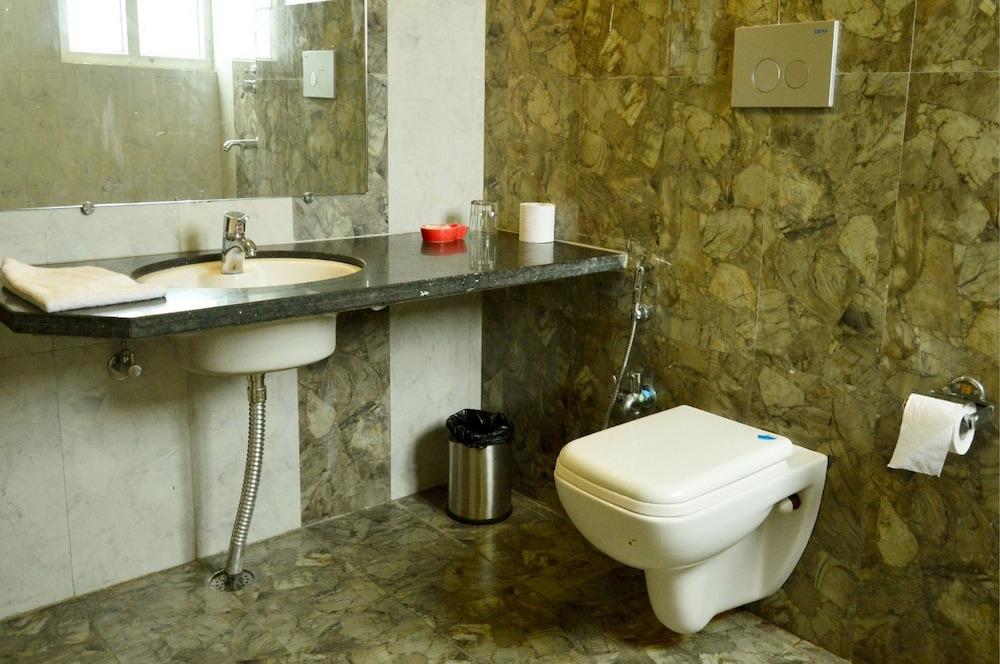 Hotel Neelam Paradise