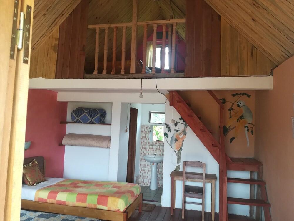 Goyave Hotel & Voyage