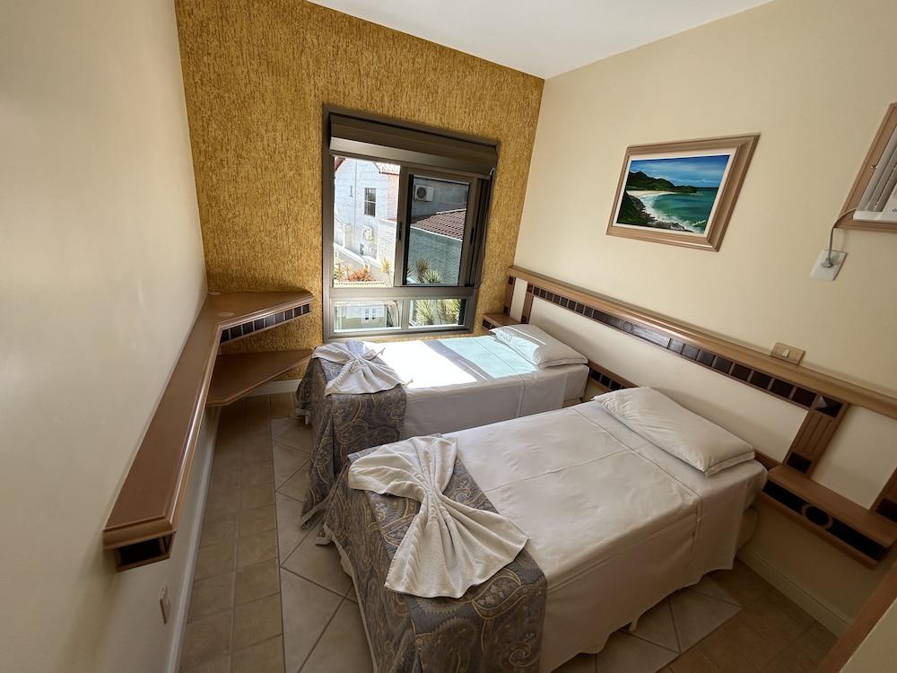 GOLFINHOS APART HOTEL