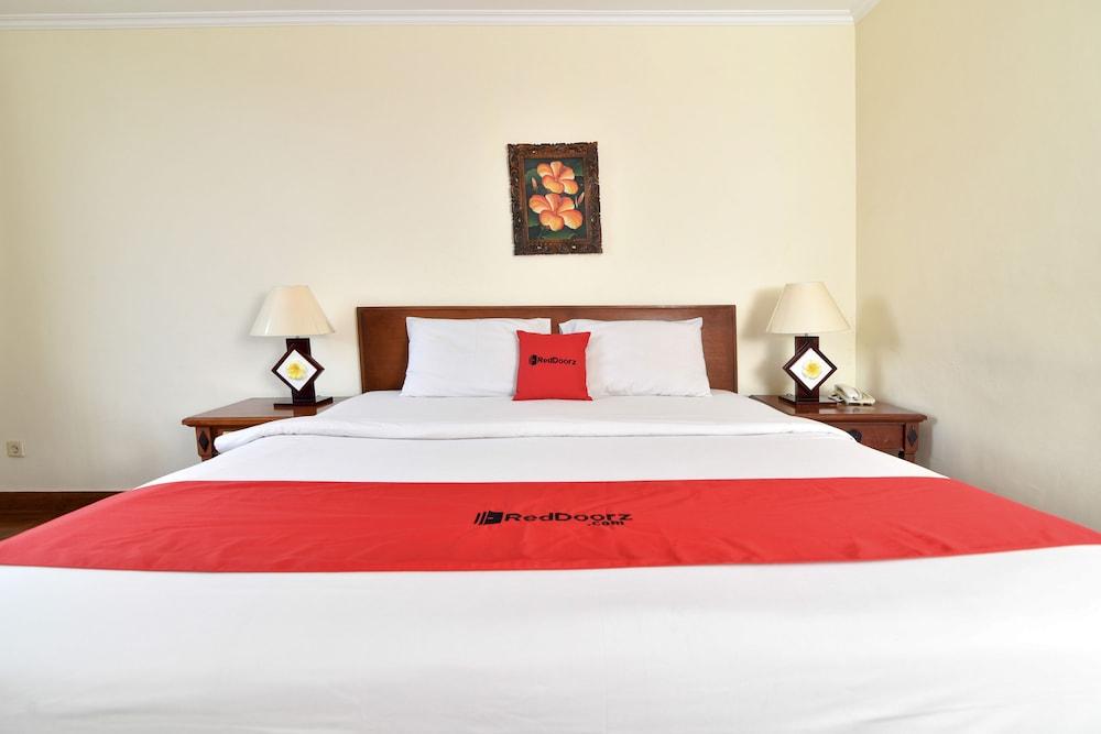 RedDoorz @ Raya Kuta