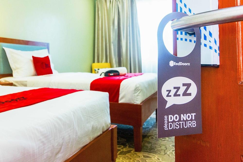 RedDoorz Premium @ Mabolo Cebu 2