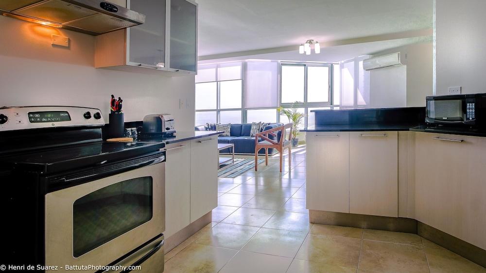 Modern Apartment in Costa del Este