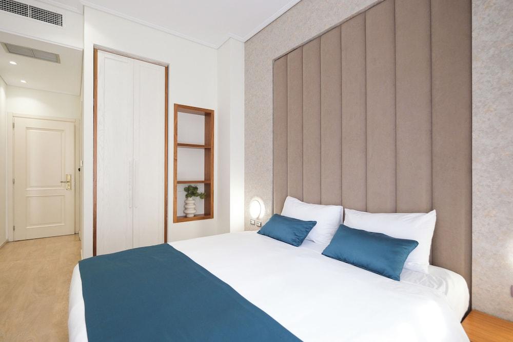 Golden City Hotel, Tirana