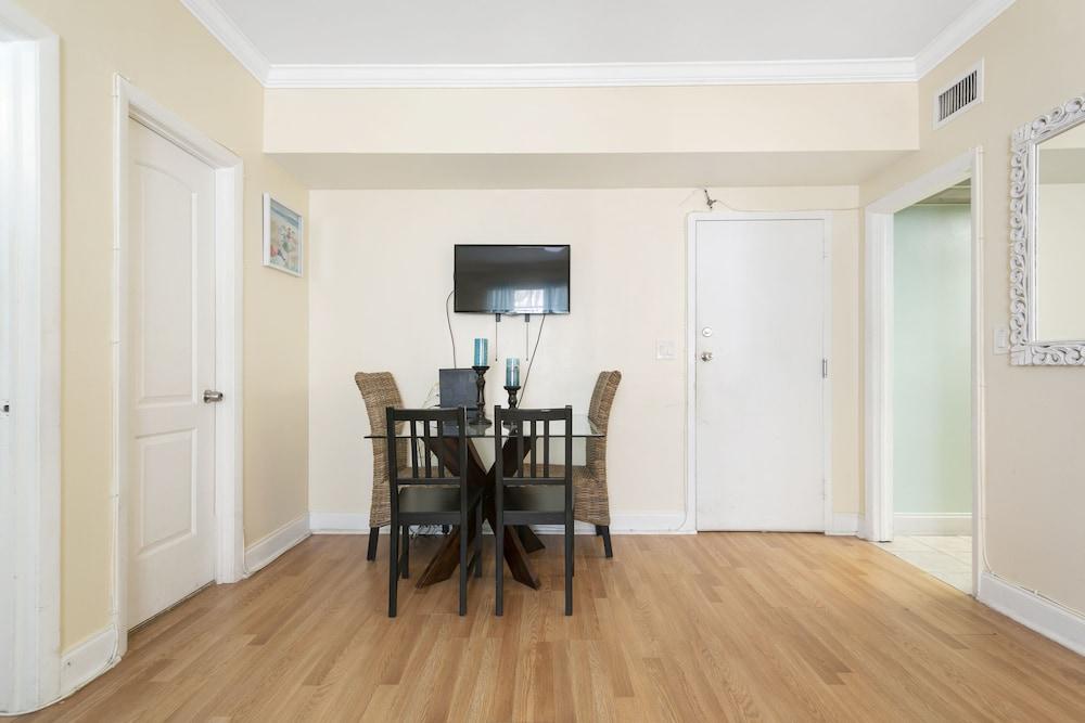 2 Bedroom Deluxe Apt on Collins Ave