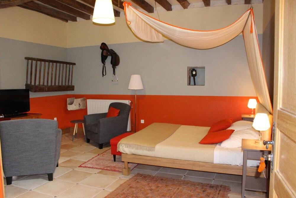 Ferme-Château de Cordey & SPA