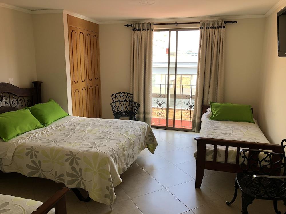 Hotel Castellana Inn