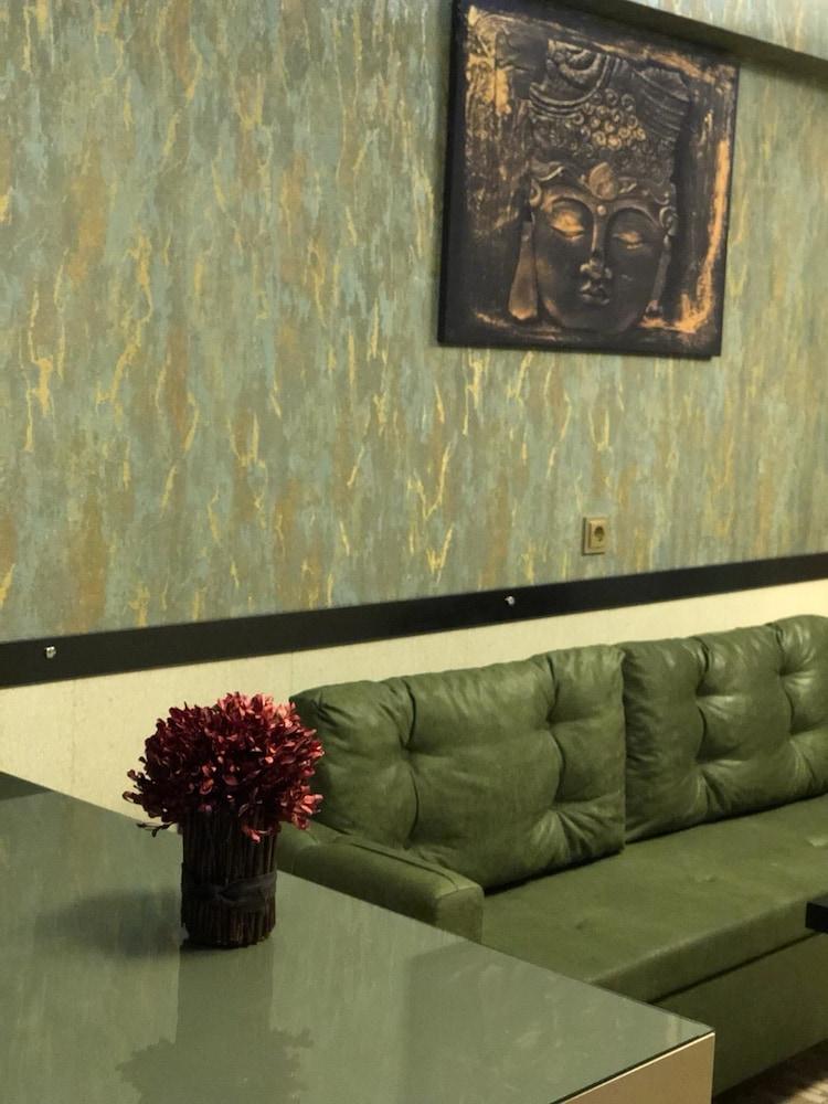 Antique Art Residence