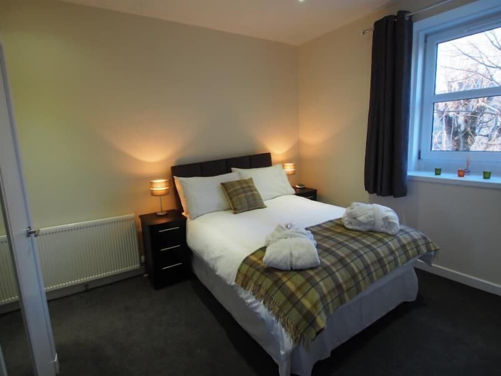 Wallfield Field Apartments