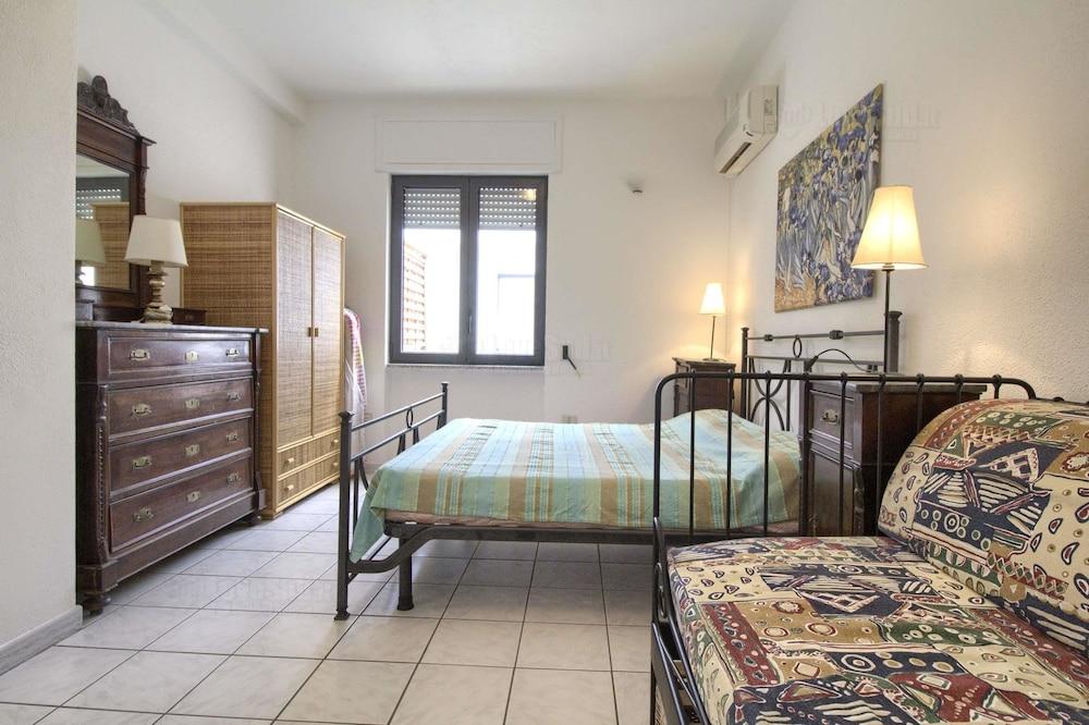 Sunset Greg, Lovely Front bay Terraced House