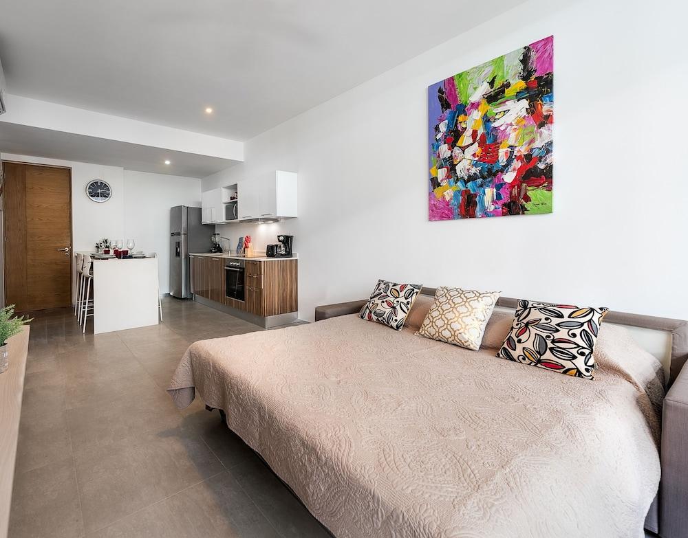 The City by Tulumeando