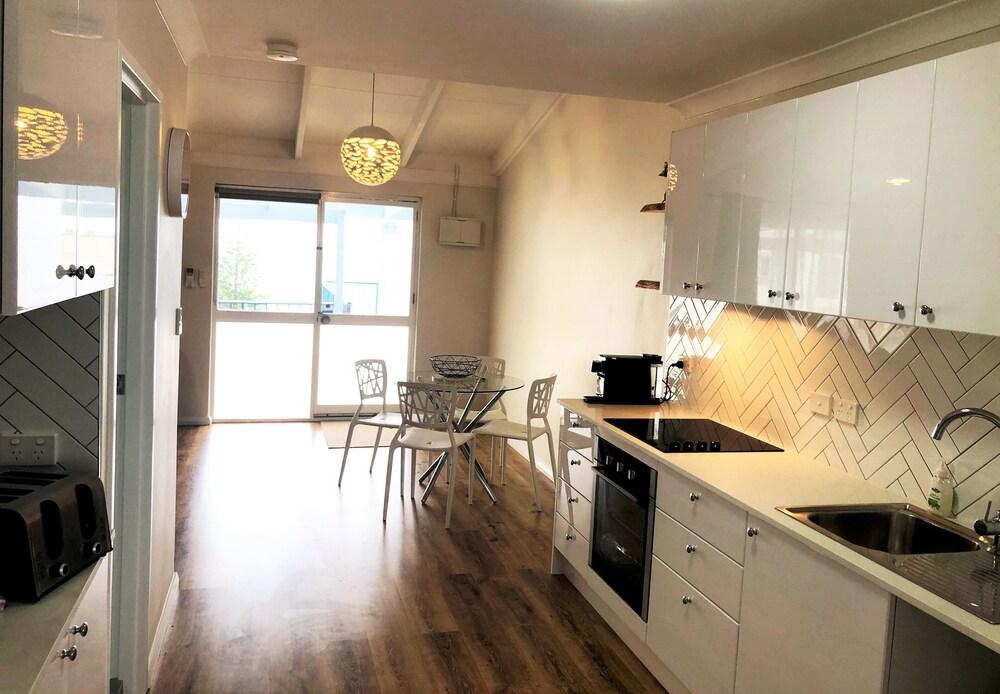 West Beach Lagoon 123 -Location & Views