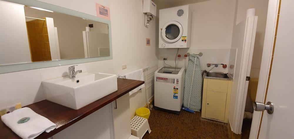 West Beach Lagoon 202 - Quiet & Ground Floor