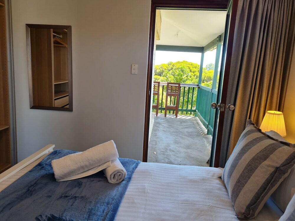 SUMMER BREEZE - Holiday and Business Accommodation