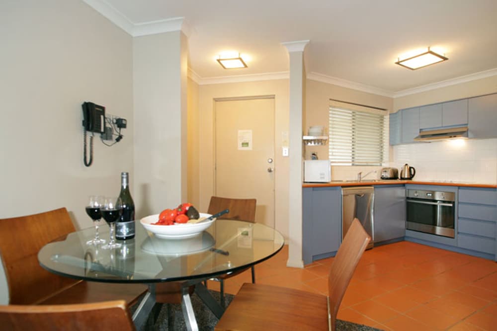 Scarborough Beach Front Resort - Shell 7