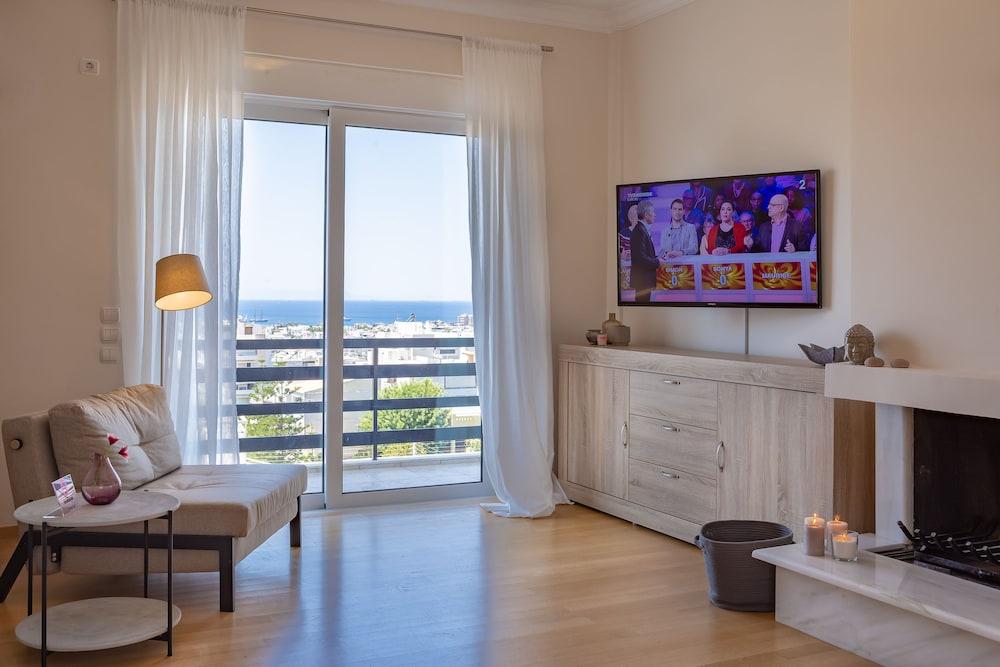 Rhea - Glyfada Sea View Apartment