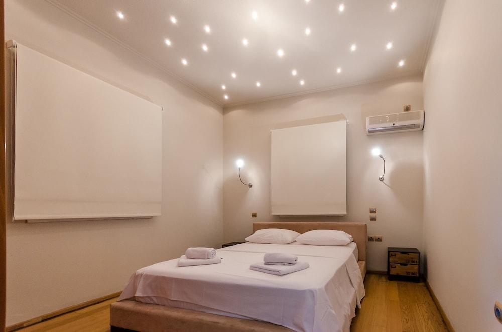 Glyfada  Aquarius Big Garden Villa