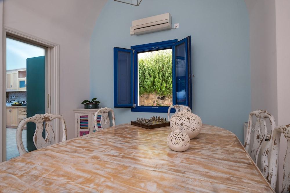 Santorini Mystique Garden