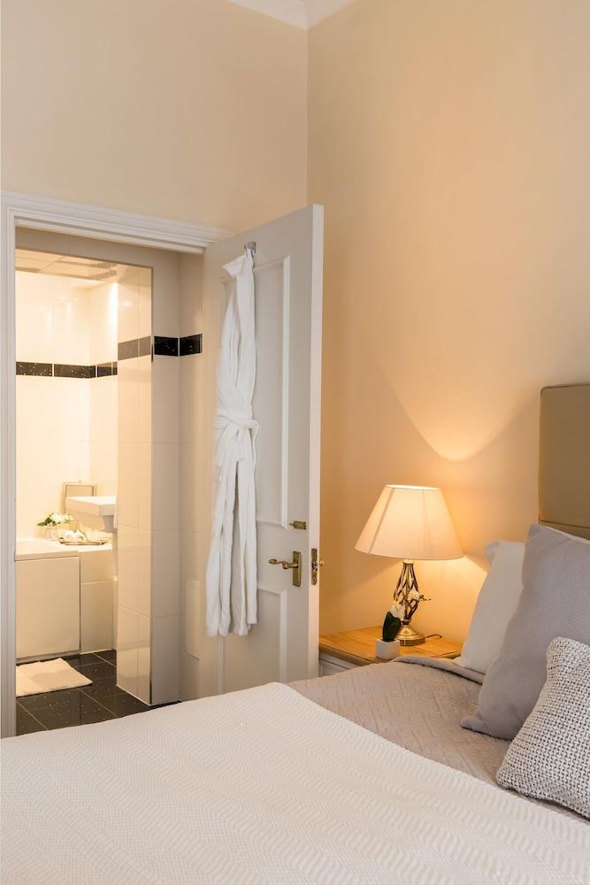 Park Lane Apartments - Shaw House