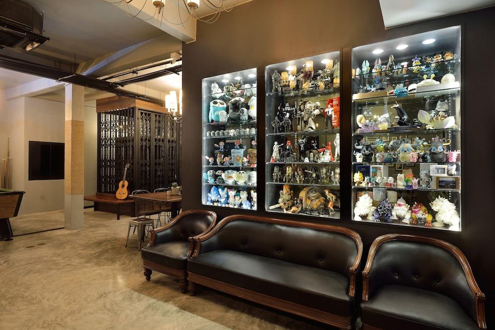 Castle Black Bangkok - Hostel