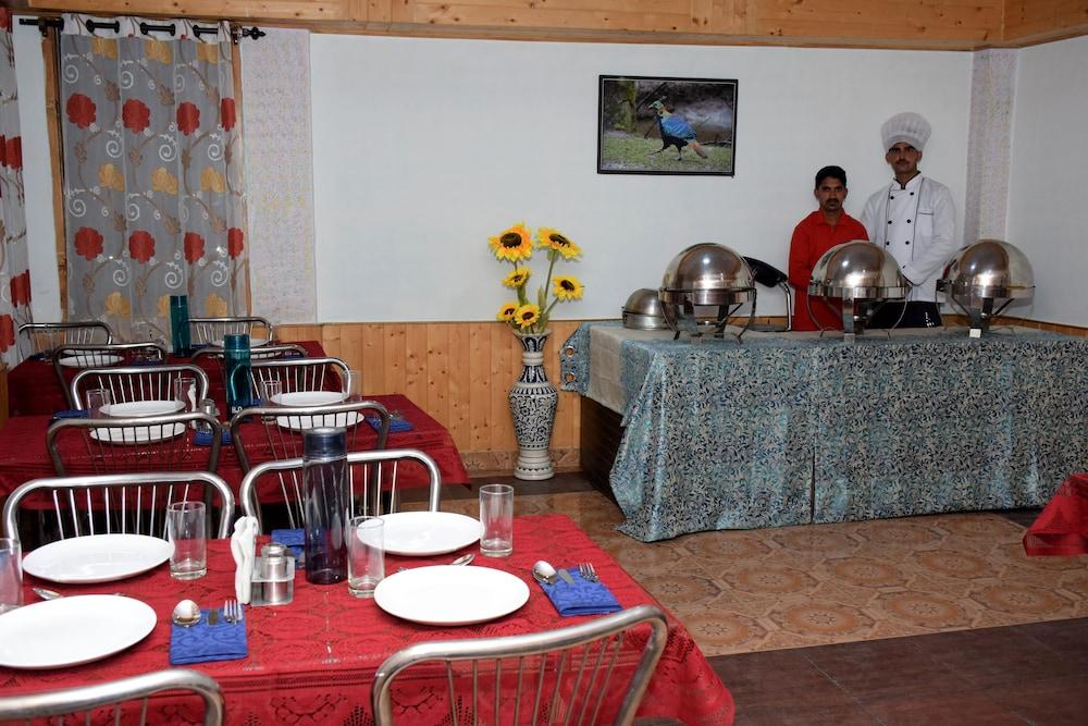 Comlux Hotel, Manali