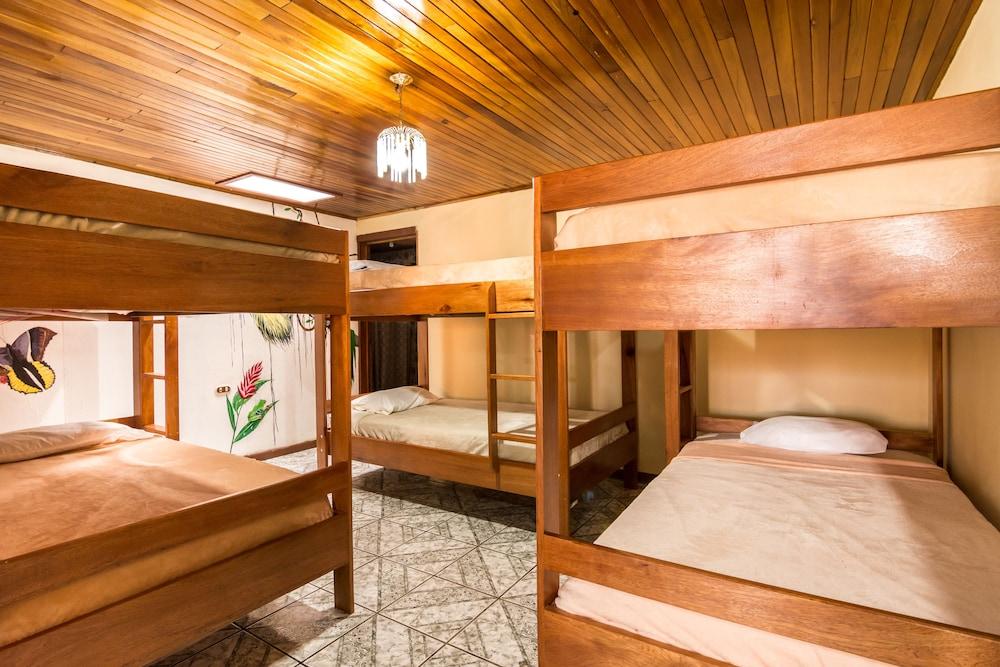 Que Tuanis Hostel Monteverde