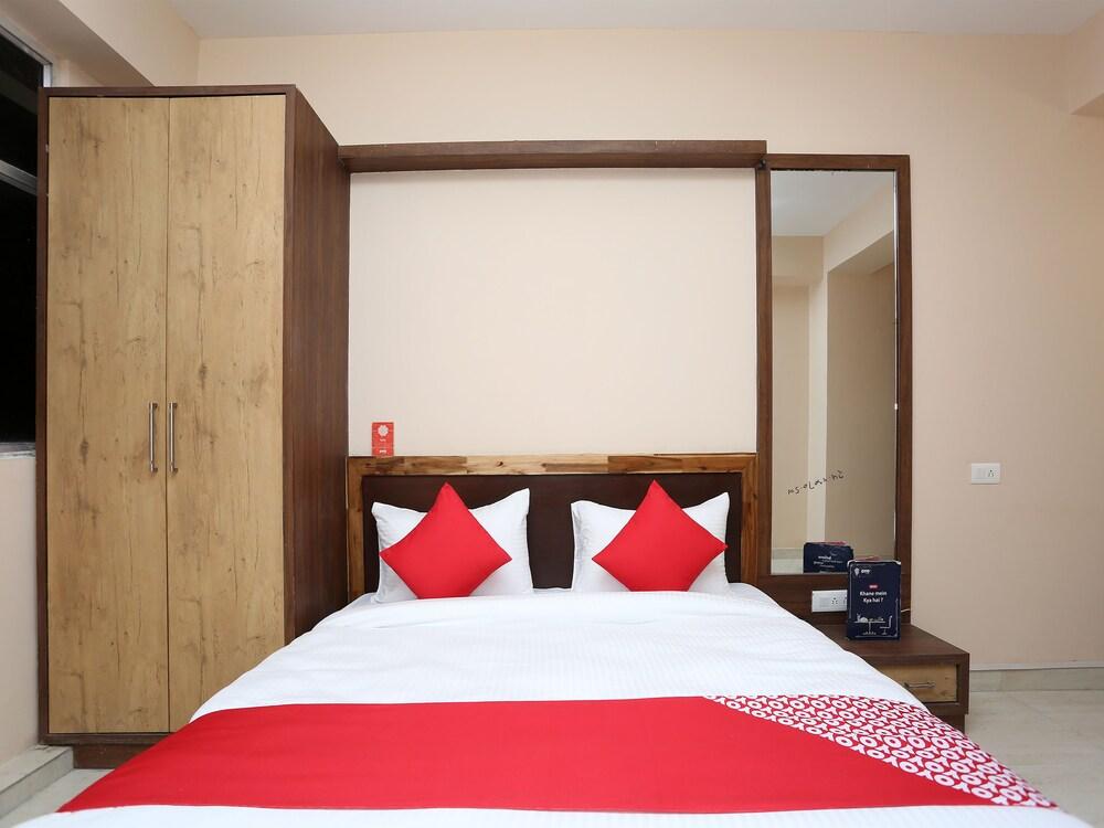 OYO Flagship 15751 Grand Ashirwad