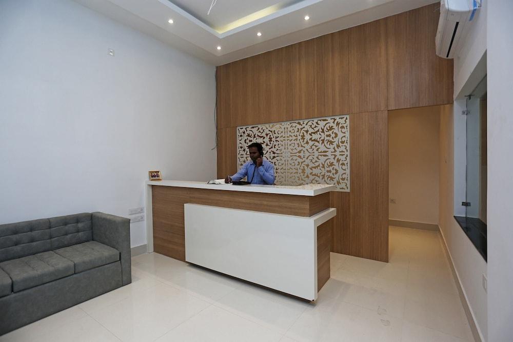 Capital O 28224 Victoria Royal