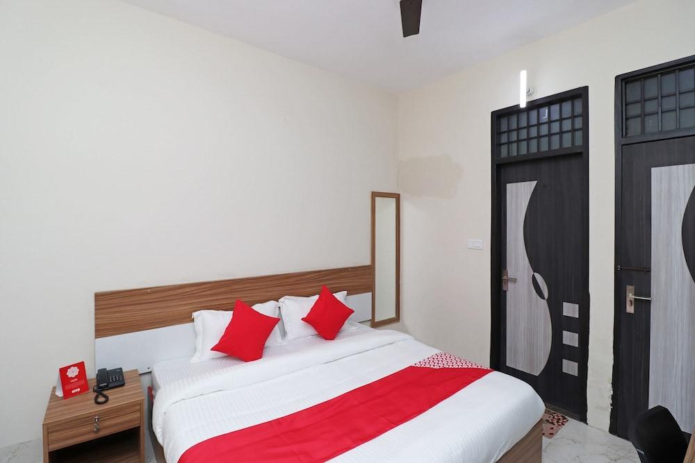 OYO 17425 Dwarka Palace