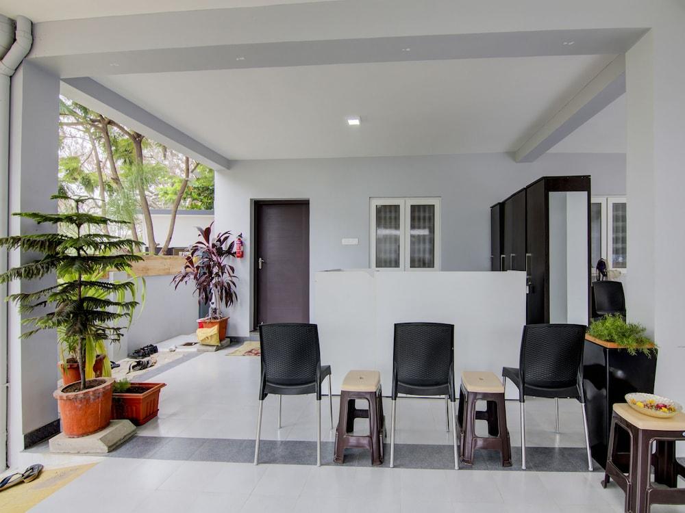 OYO 24147 Royal Stay