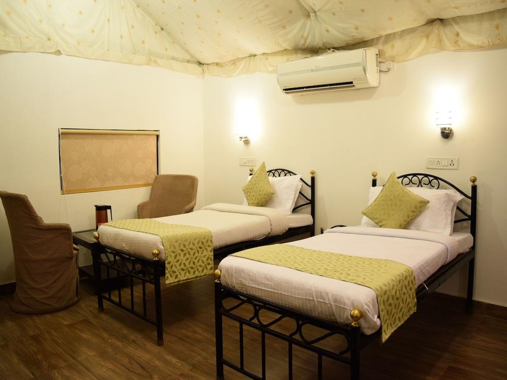 OYO 4353 Aravali Tent Resort
