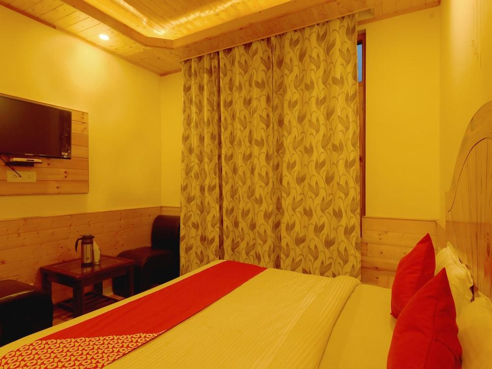 OYO 18337 Dishant Cottage