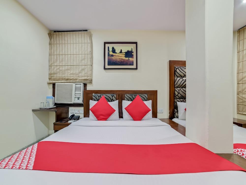 OYO 24437 Oxford Deluxe