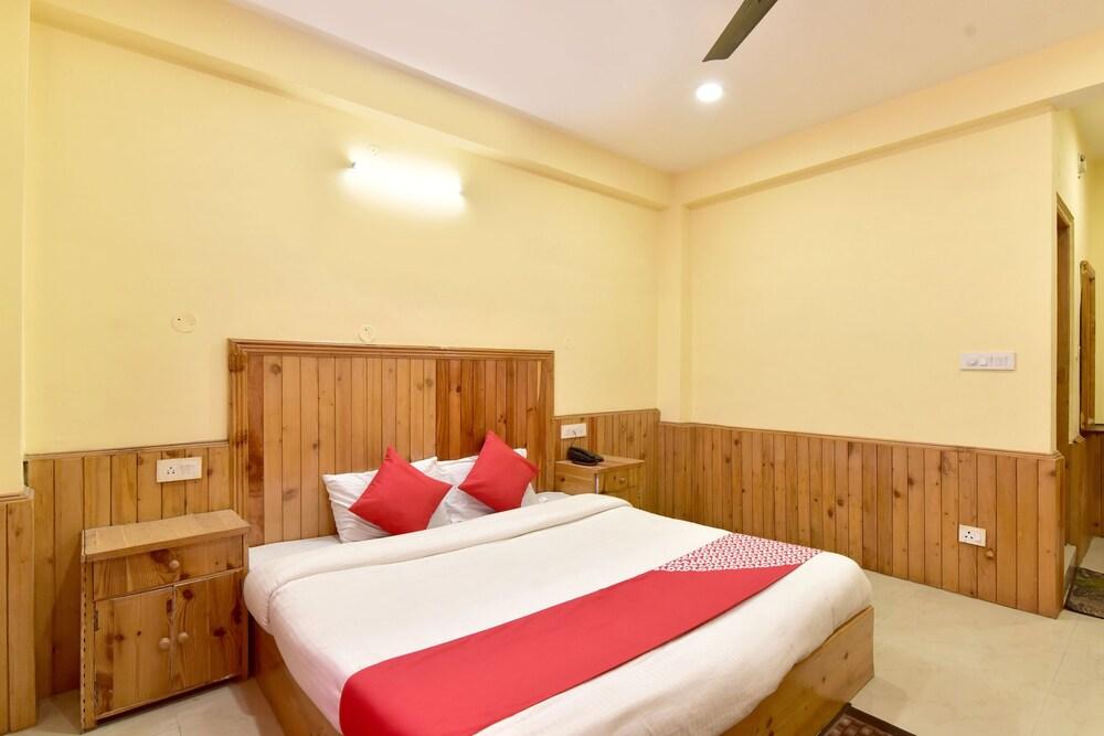 OYO 16988 Hotel White Orchid