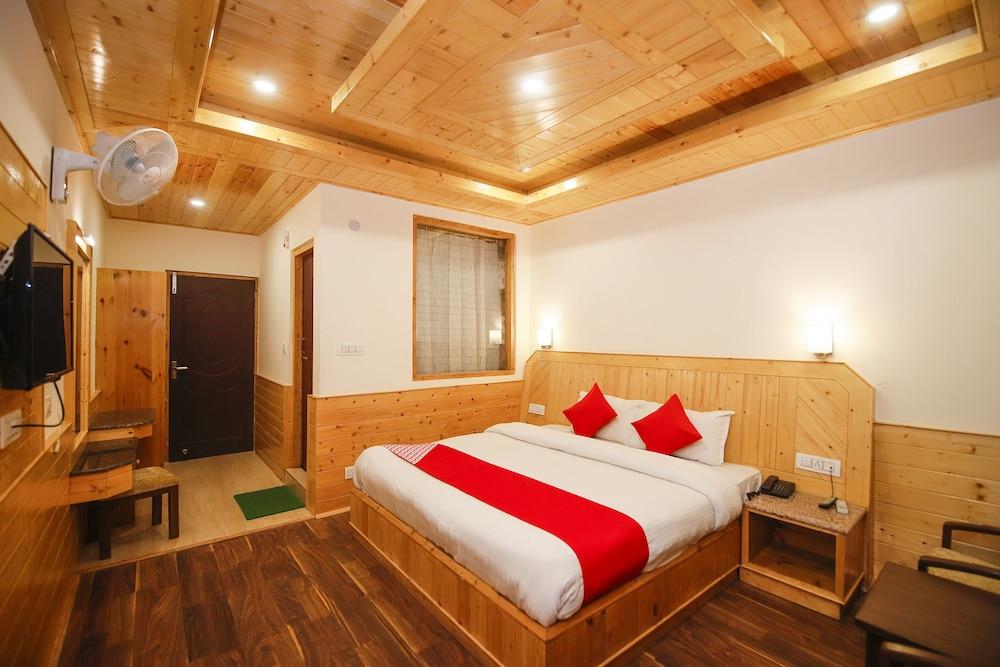 OYO 24026 Snow Hills