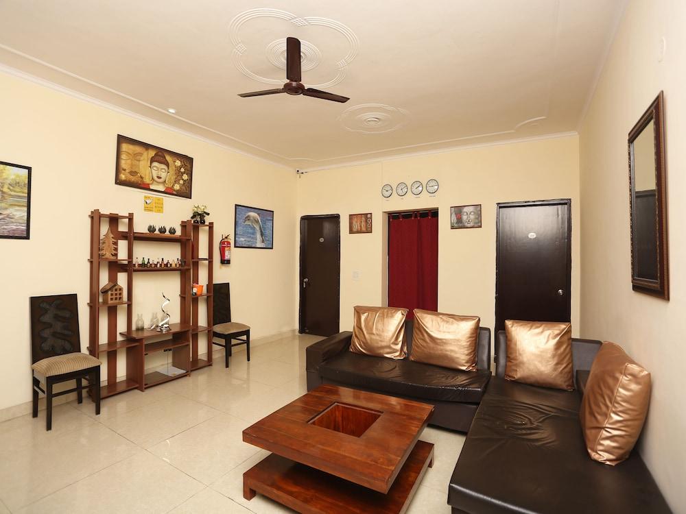 OYO 23688 Corals Paradise