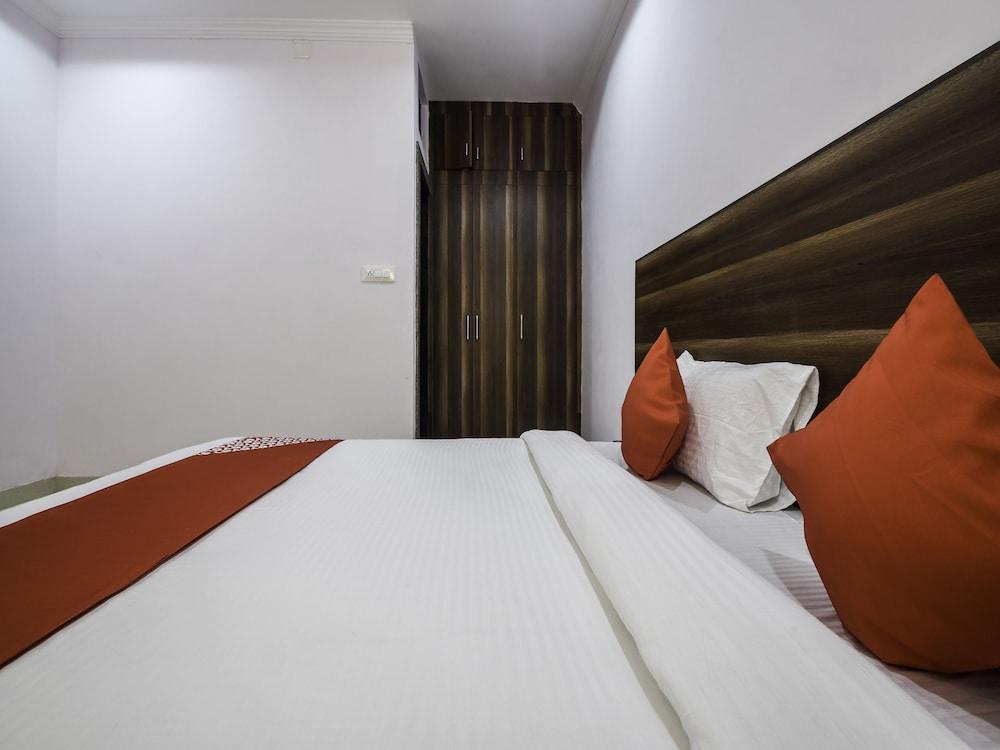 OYO 26580 Hari Krishna Palace