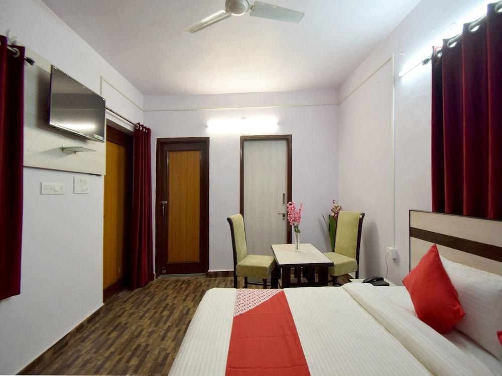 OYO 23553 Padamgarh Residency