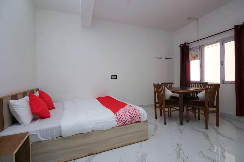 OYO 25107 Aqua Waterfall Hotel