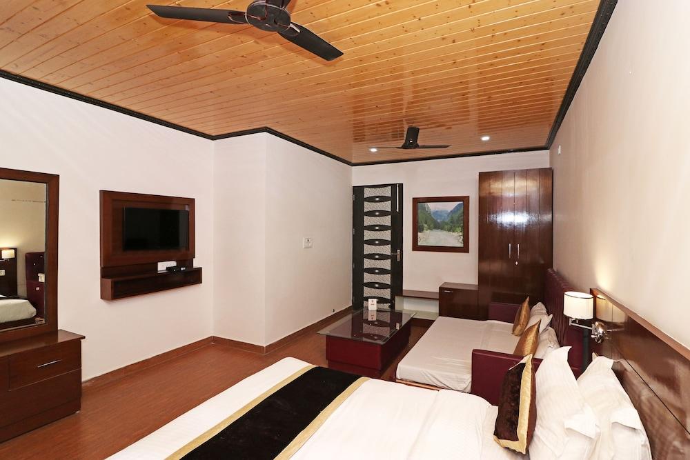 OYO 14686 Seven Heavens